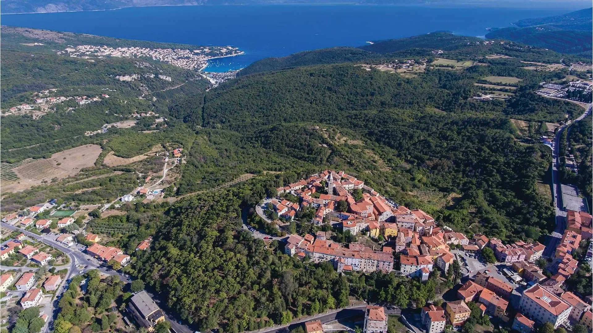 Stunning Home In Nedescina With Wifi Santalezi Croatia